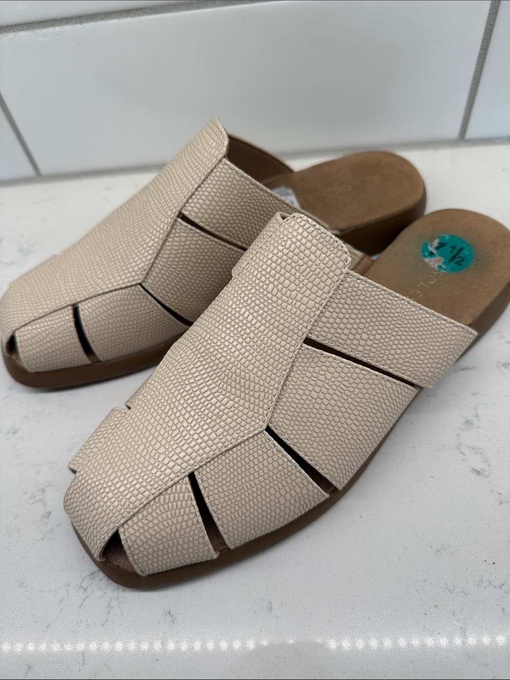 NWT Aerosoles Women's Cream Slide Sandals - Textured sz 7.5